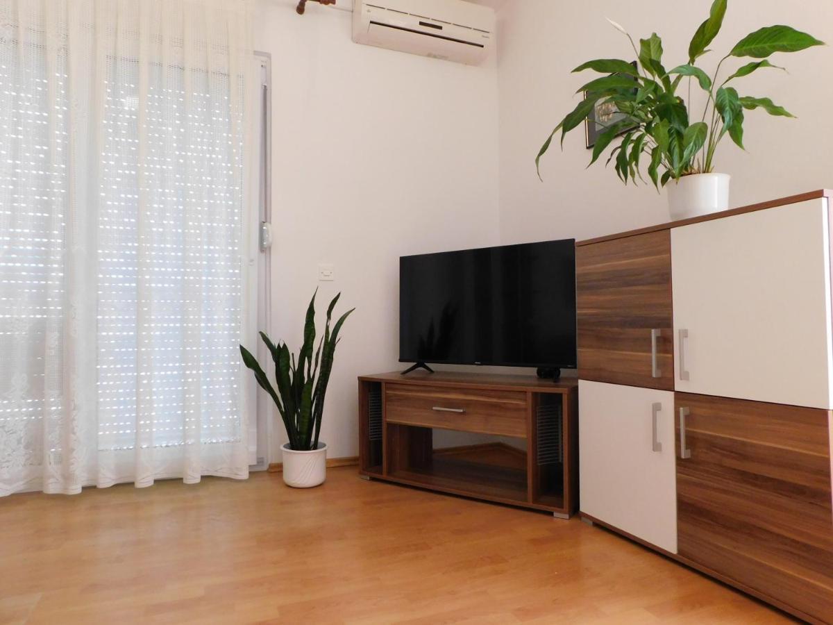 Apartmani Salus Паг Экстерьер фото