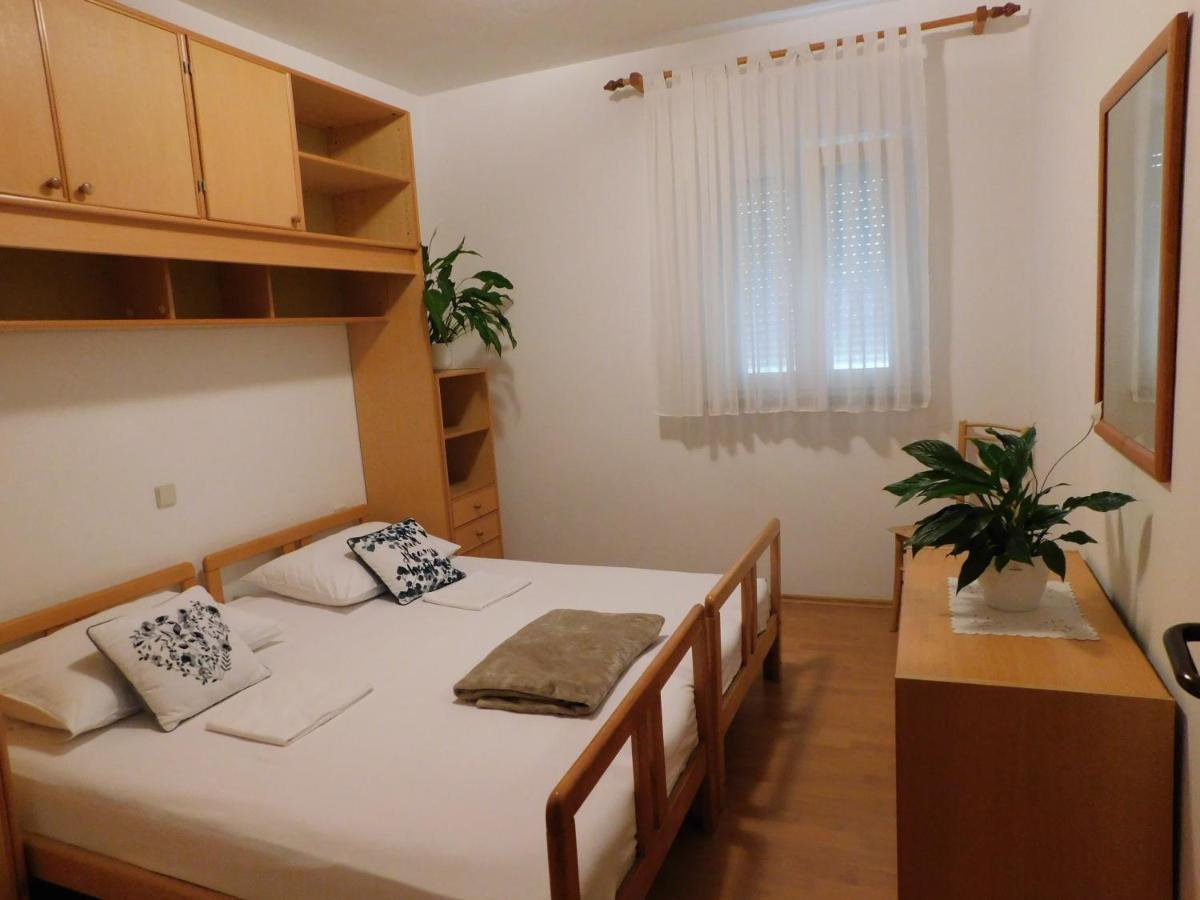 Apartmani Salus Паг Экстерьер фото
