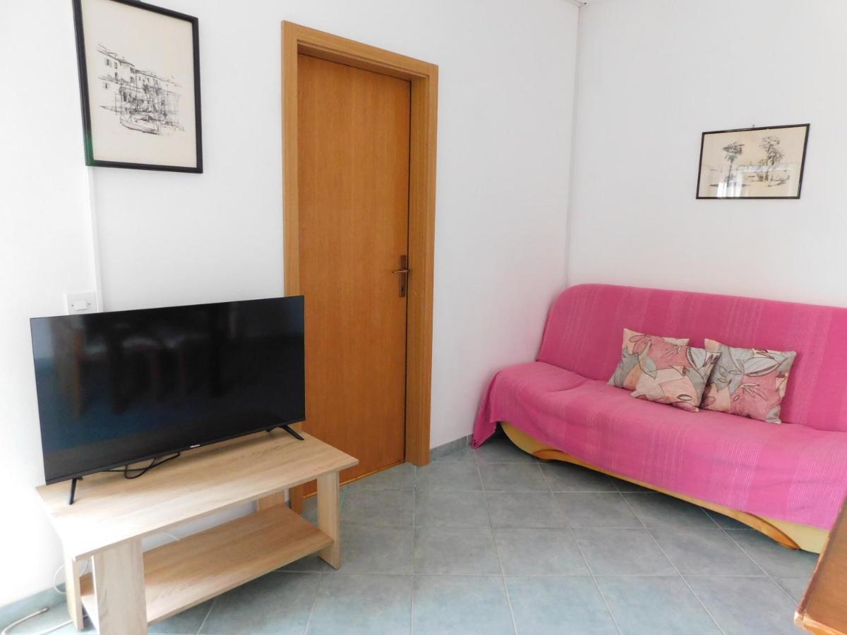 Apartmani Salus Паг Экстерьер фото