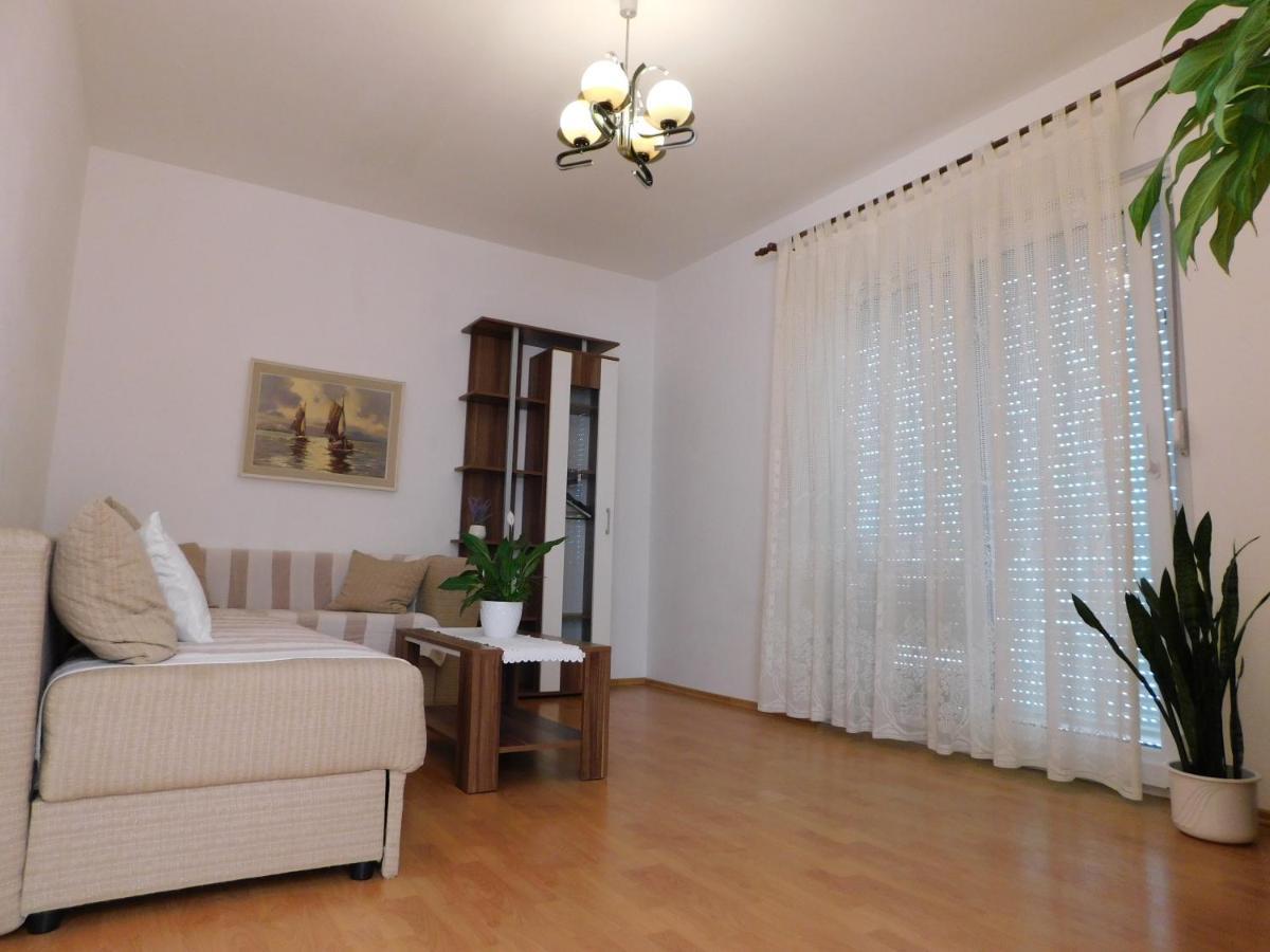 Apartmani Salus Паг Экстерьер фото