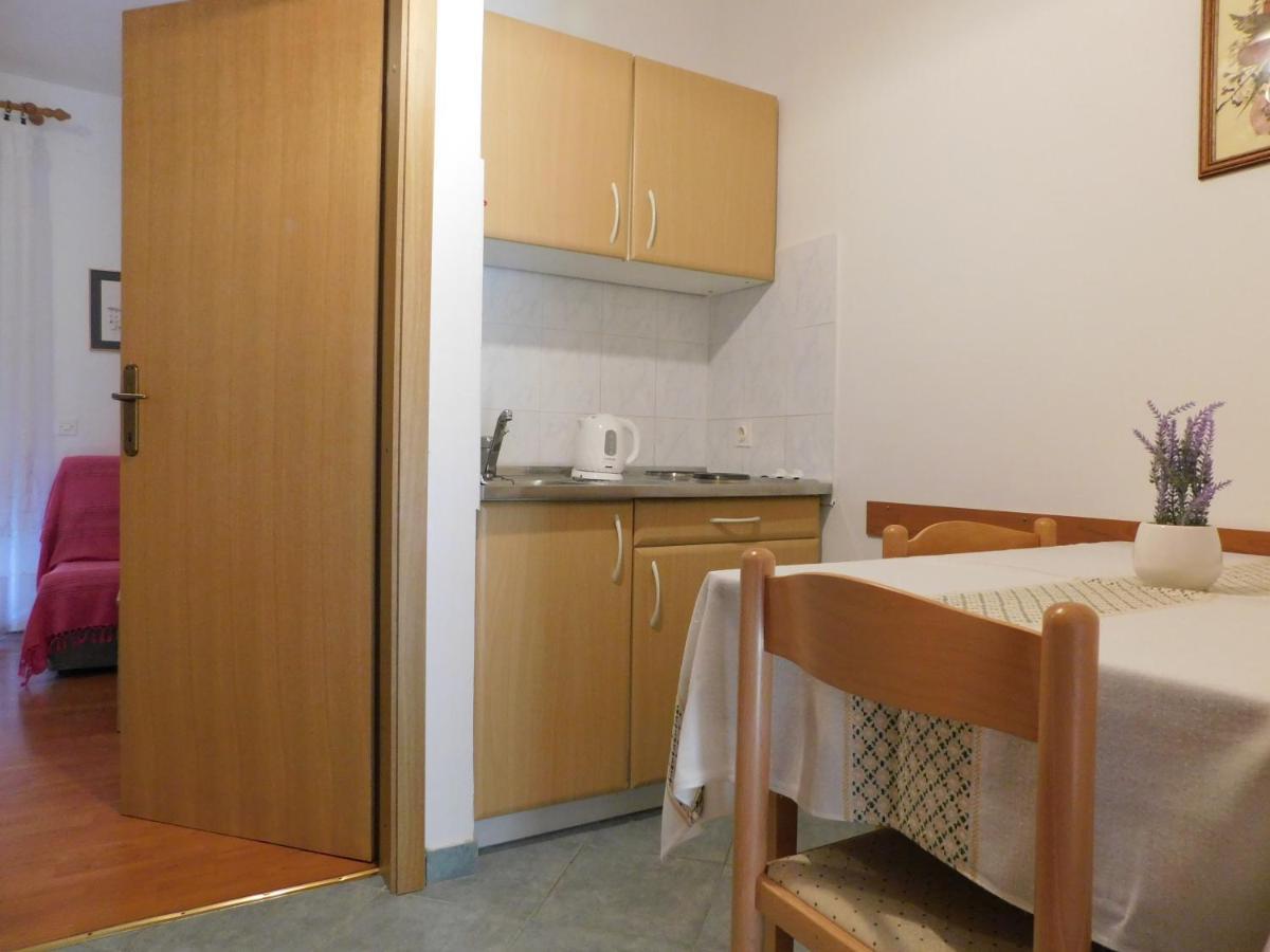 Apartmani Salus Паг Экстерьер фото