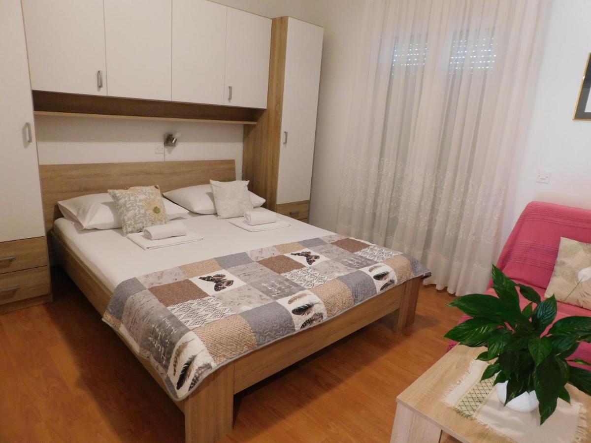 Apartmani Salus Паг Экстерьер фото