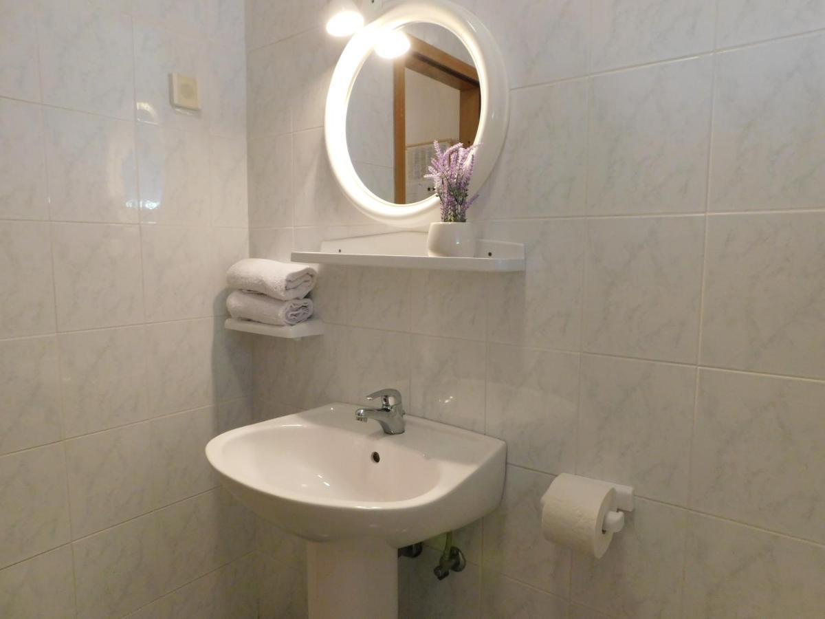Apartmani Salus Паг Экстерьер фото