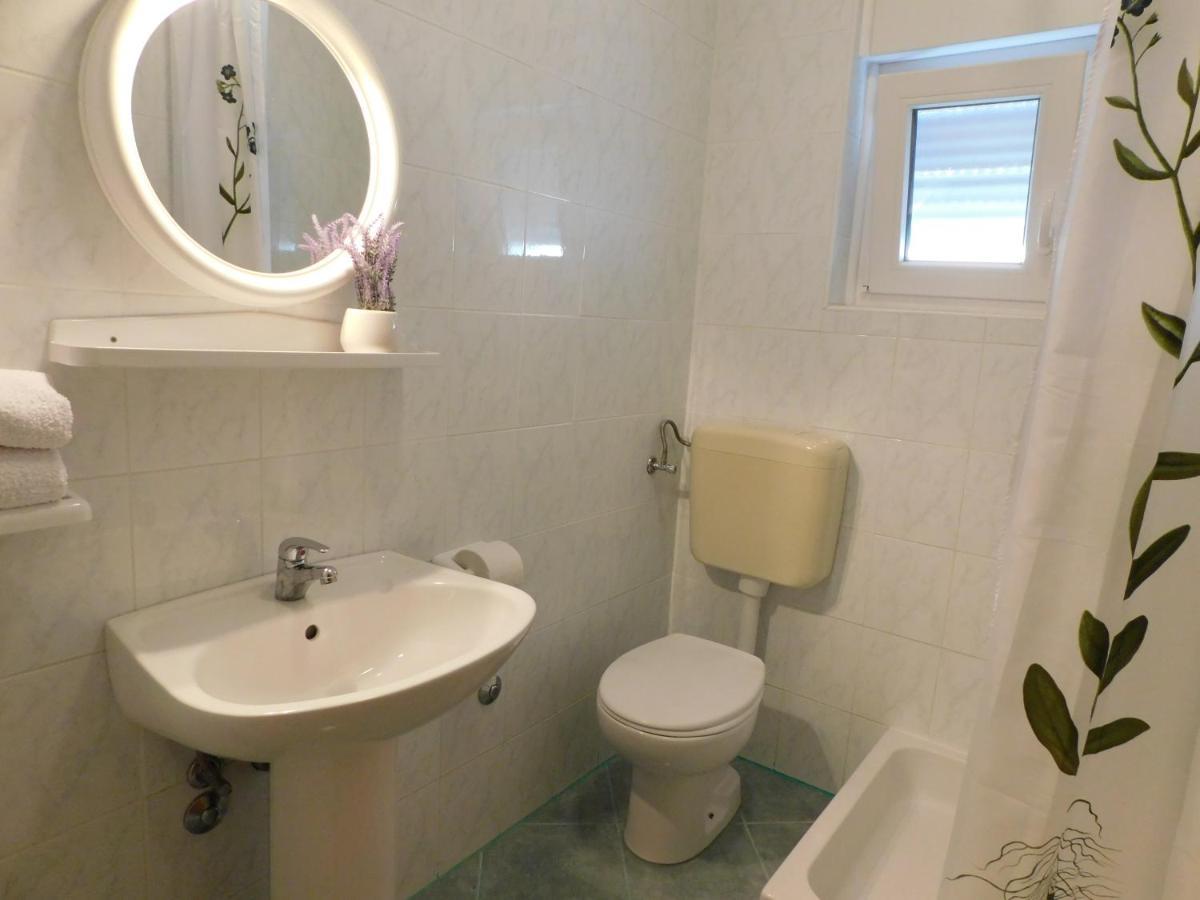 Apartmani Salus Паг Экстерьер фото