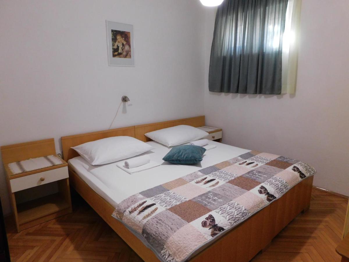 Apartmani Salus Паг Экстерьер фото