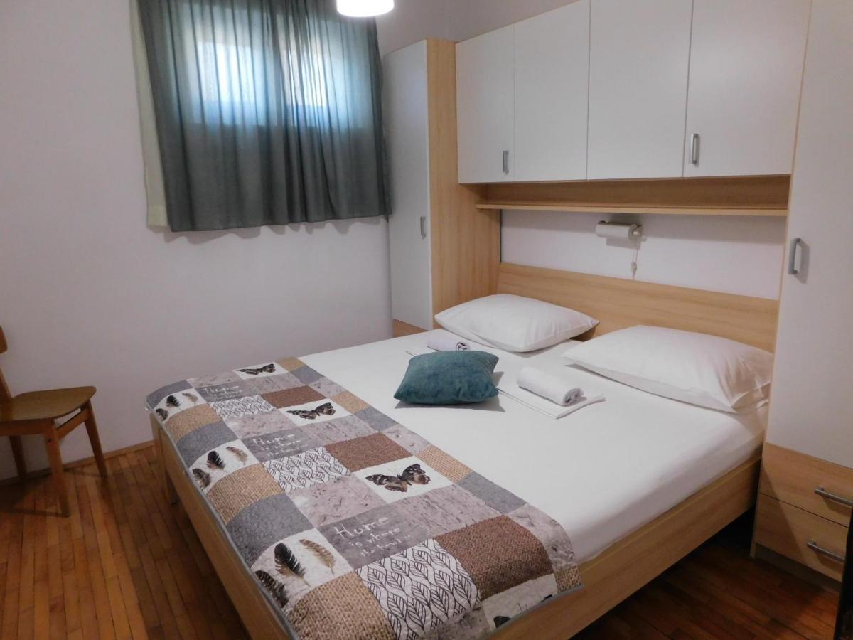 Apartmani Salus Паг Экстерьер фото