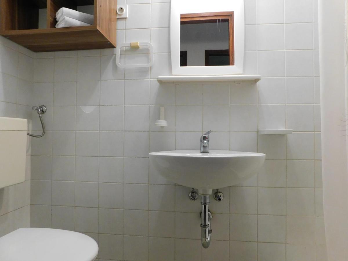 Apartmani Salus Паг Экстерьер фото